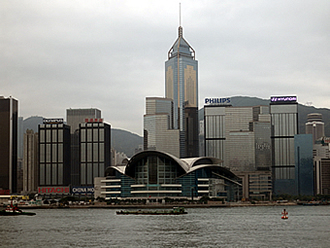 画像:香港島の高層ビル群